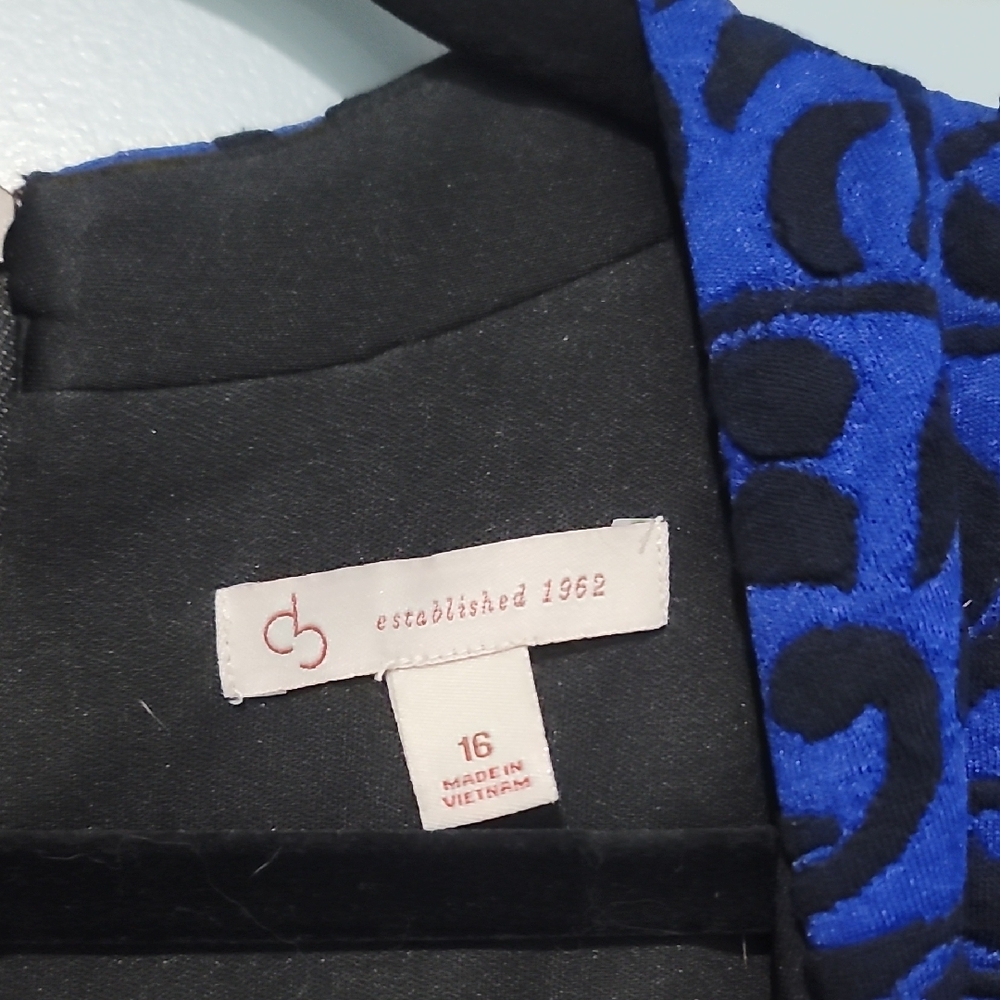 Chic Blue Patterned Mini Dress - Picture 2 of 12